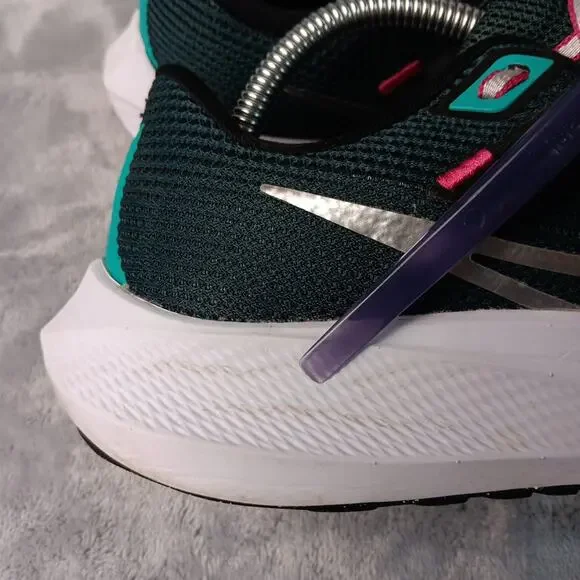 Nike Air Zoom Pegasus 40 Women’s Size 9 Pink Green White Running Shoes - Picture 10 of 16